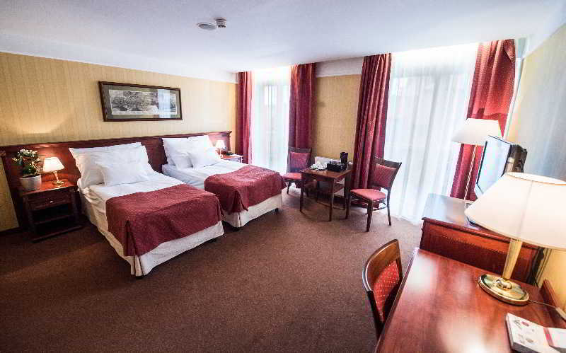 Rott Hotell 4*