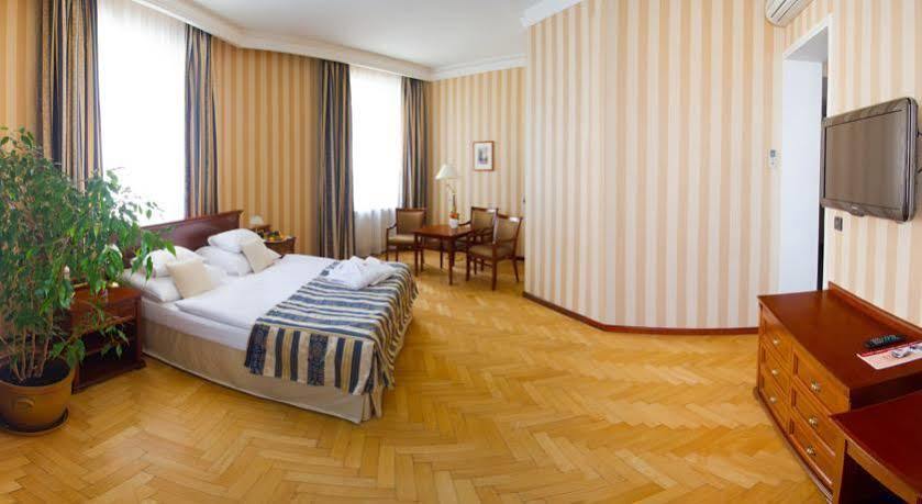 Rott 4* Prag